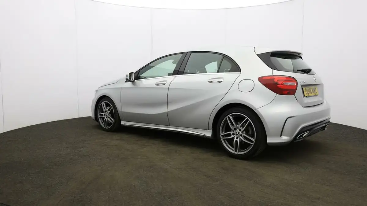 2018-mercedes-benz-a-class-16-a180-amg-line-ss-big-57