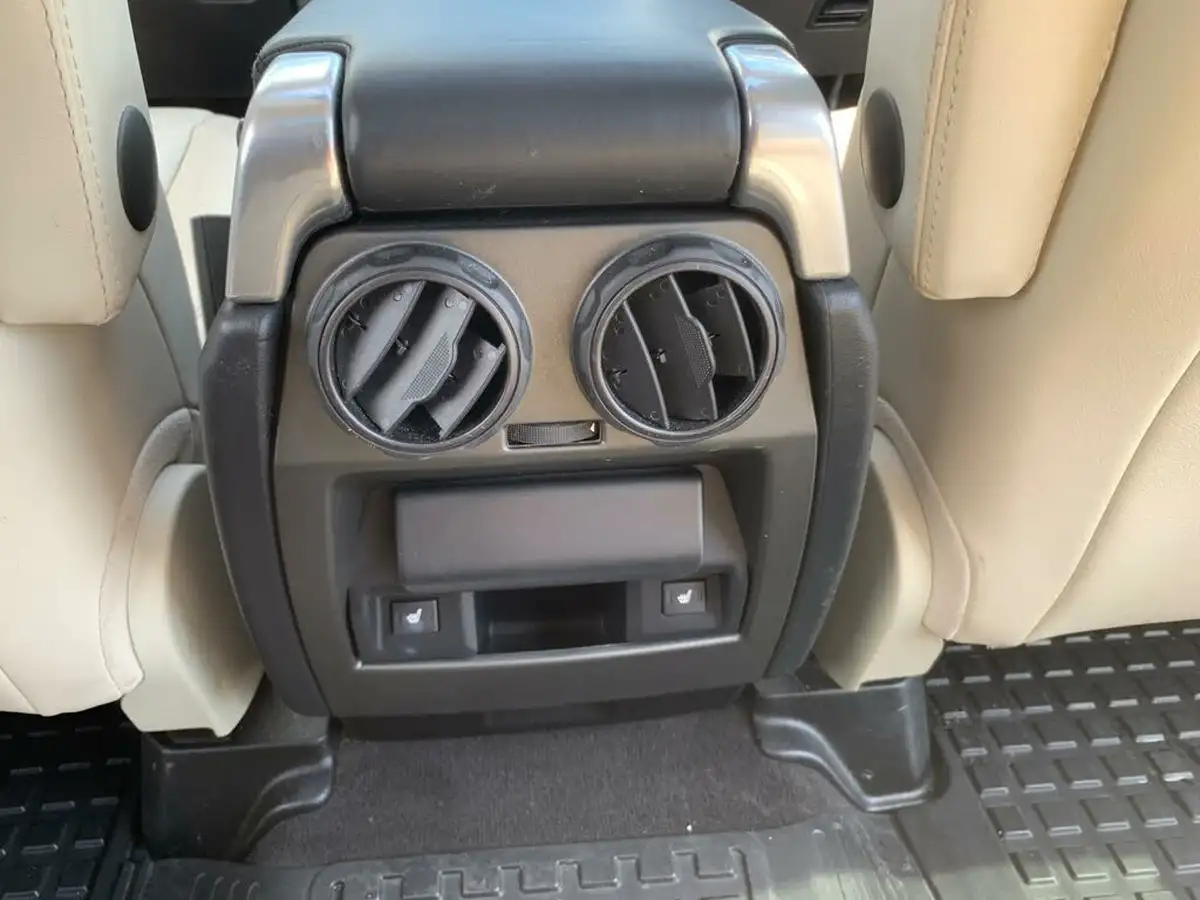 2015-land-rover-discovery-4-30-sd-v6-hse-big-41