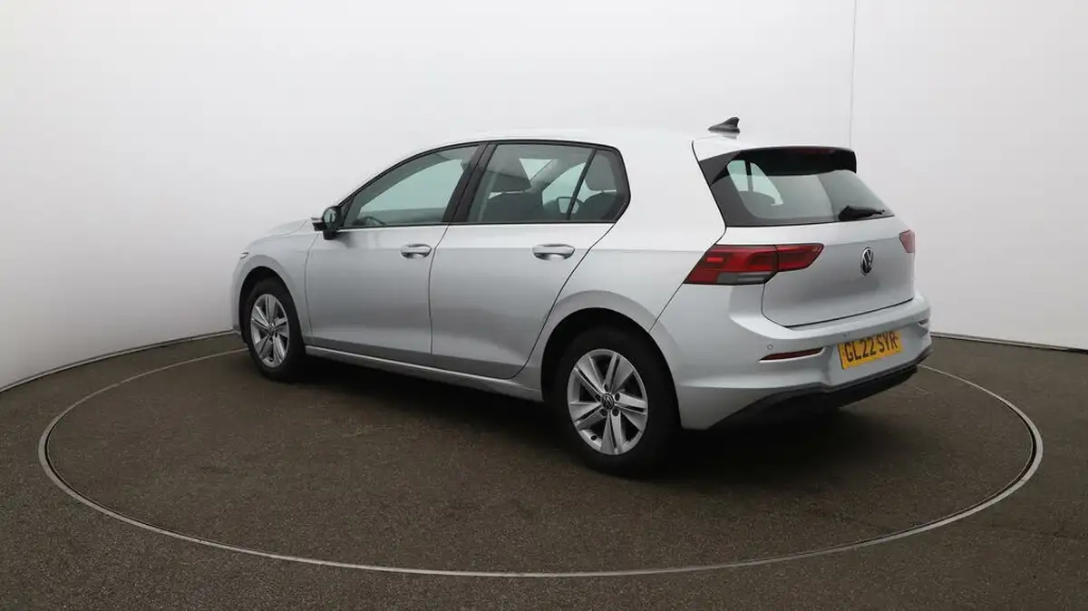 2022-volkswagen-golf-10-tsi-life-hatchback-big-54