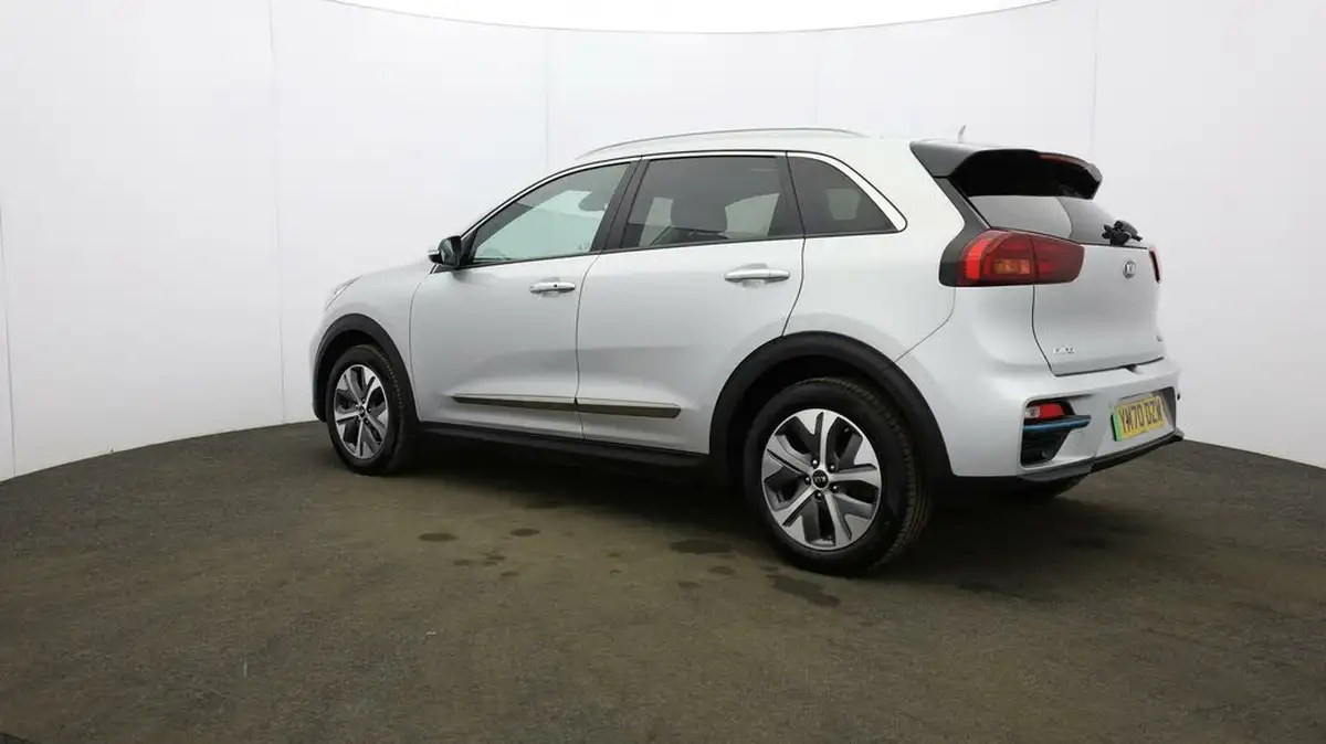 2021-kia-e-niro-ev-4-big-58