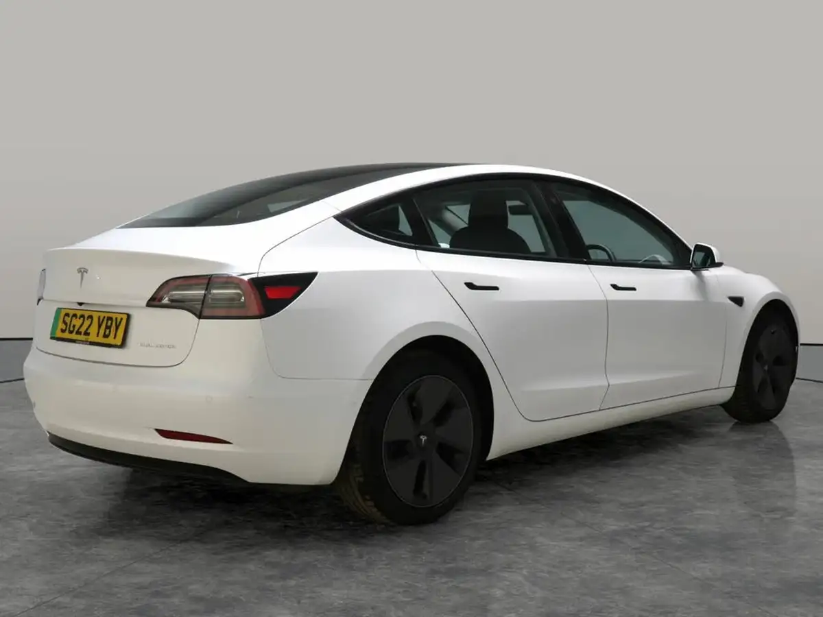 2022-tesla-model-3-e-long-range-big-11