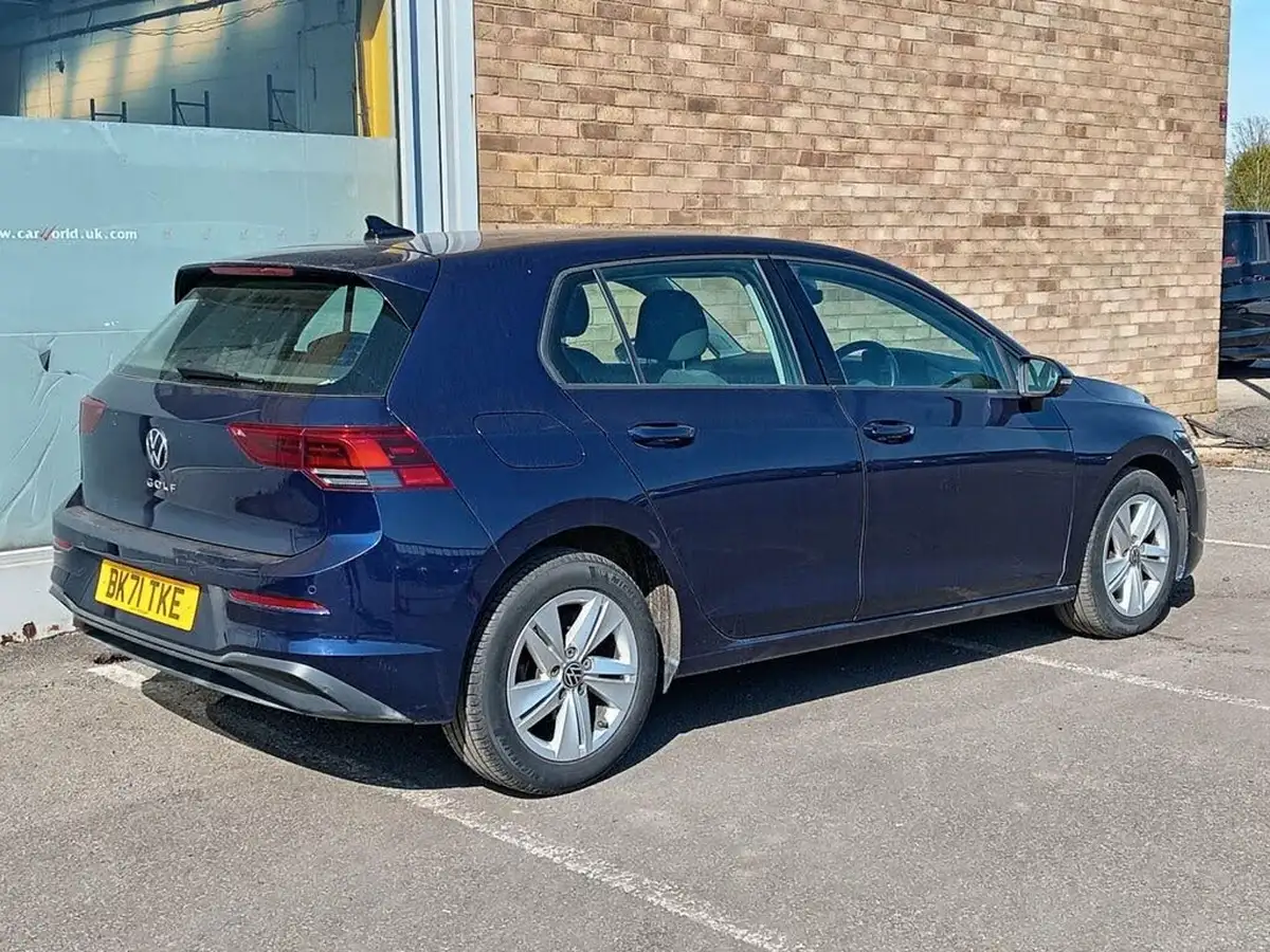 2021-volkswagen-golf-15-tsi-life-130ps-hatchback-big-2