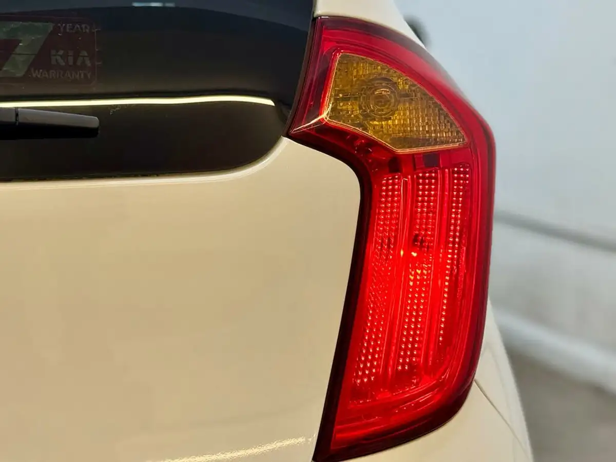 2015-kia-picanto-10-vr7-5d-big-35