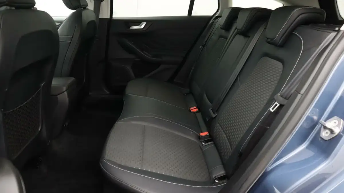 2019-ford-focus-10t-titanium-x-estate-auto-big-16