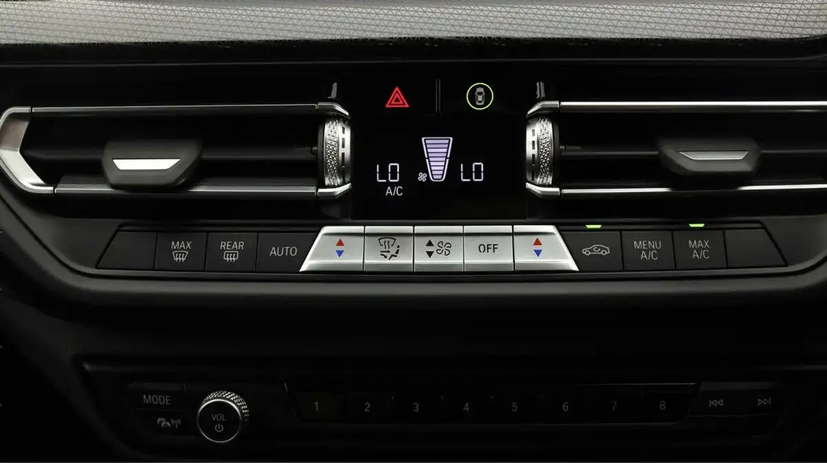 2024-bmw-1-series-15-118i-sport-dct-big-11