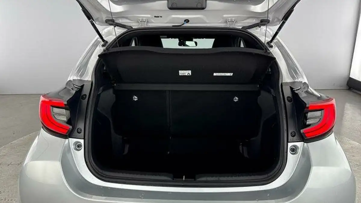 2022-toyota-yaris-15-vvt-i-dynamic-big-27