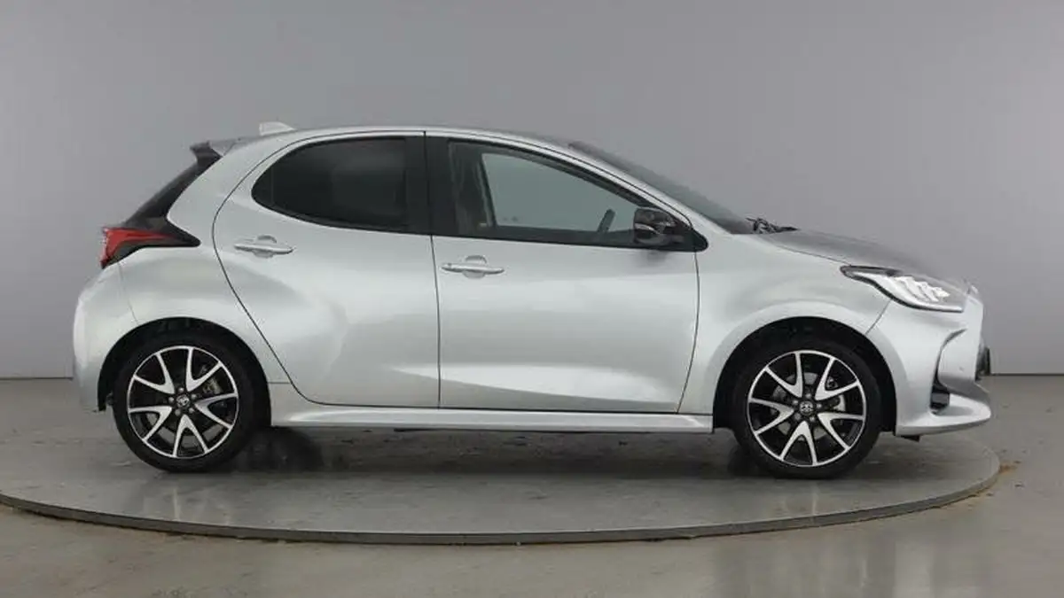 2022-toyota-yaris-15-vvt-i-dynamic-big-3