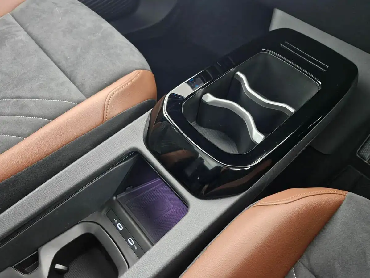 2021-volkswagen-id4-e-family-big-21