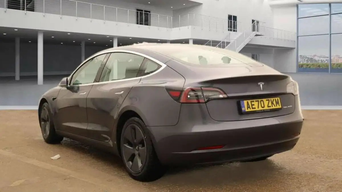 2020-tesla-model-3-e-long-range-big-2