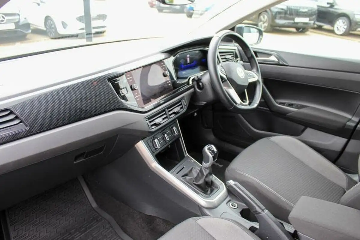 2023-volkswagen-polo-10-tsi-life-big-16
