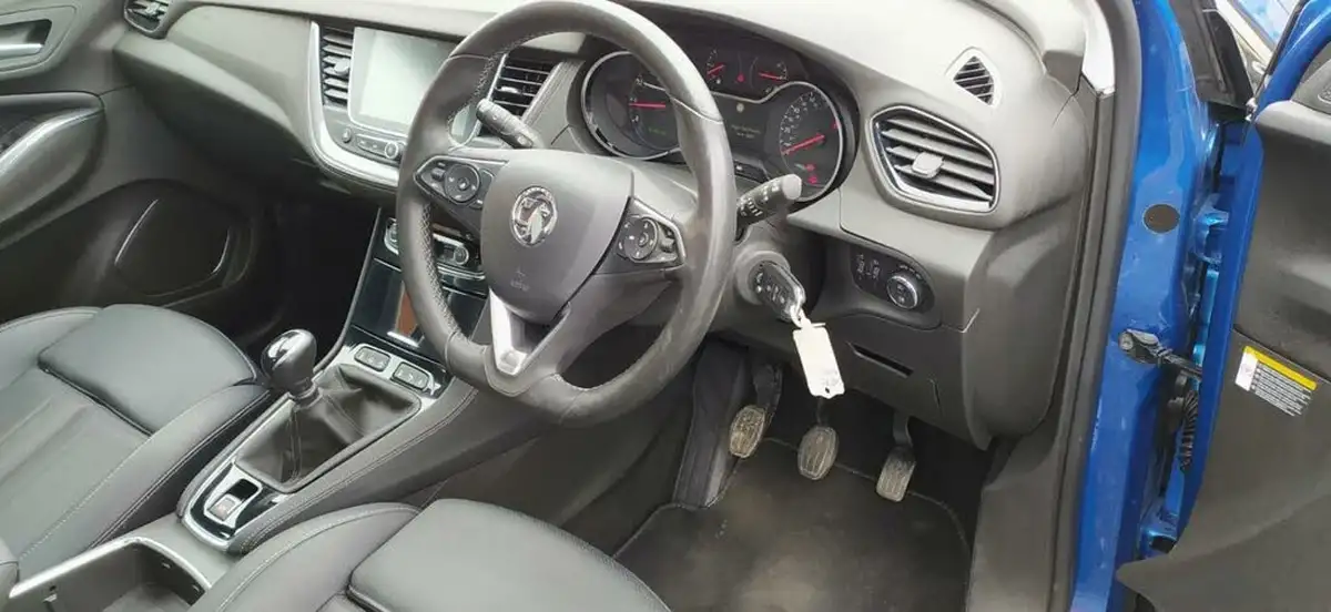 2020-vauxhall-grandland-x-12-elite-nav-big-15