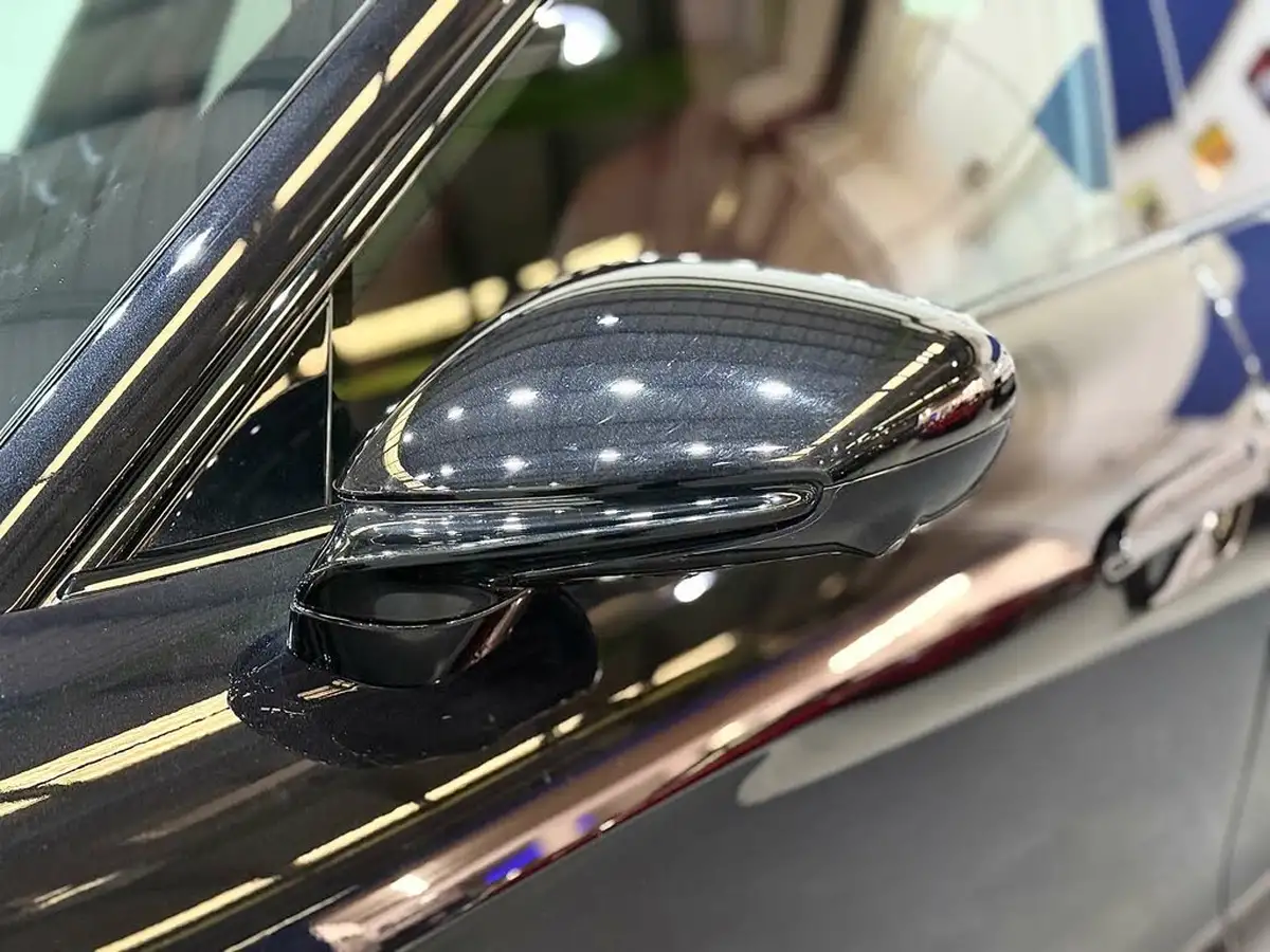 2020-porsche-taycan-e-turbo-s-big-70