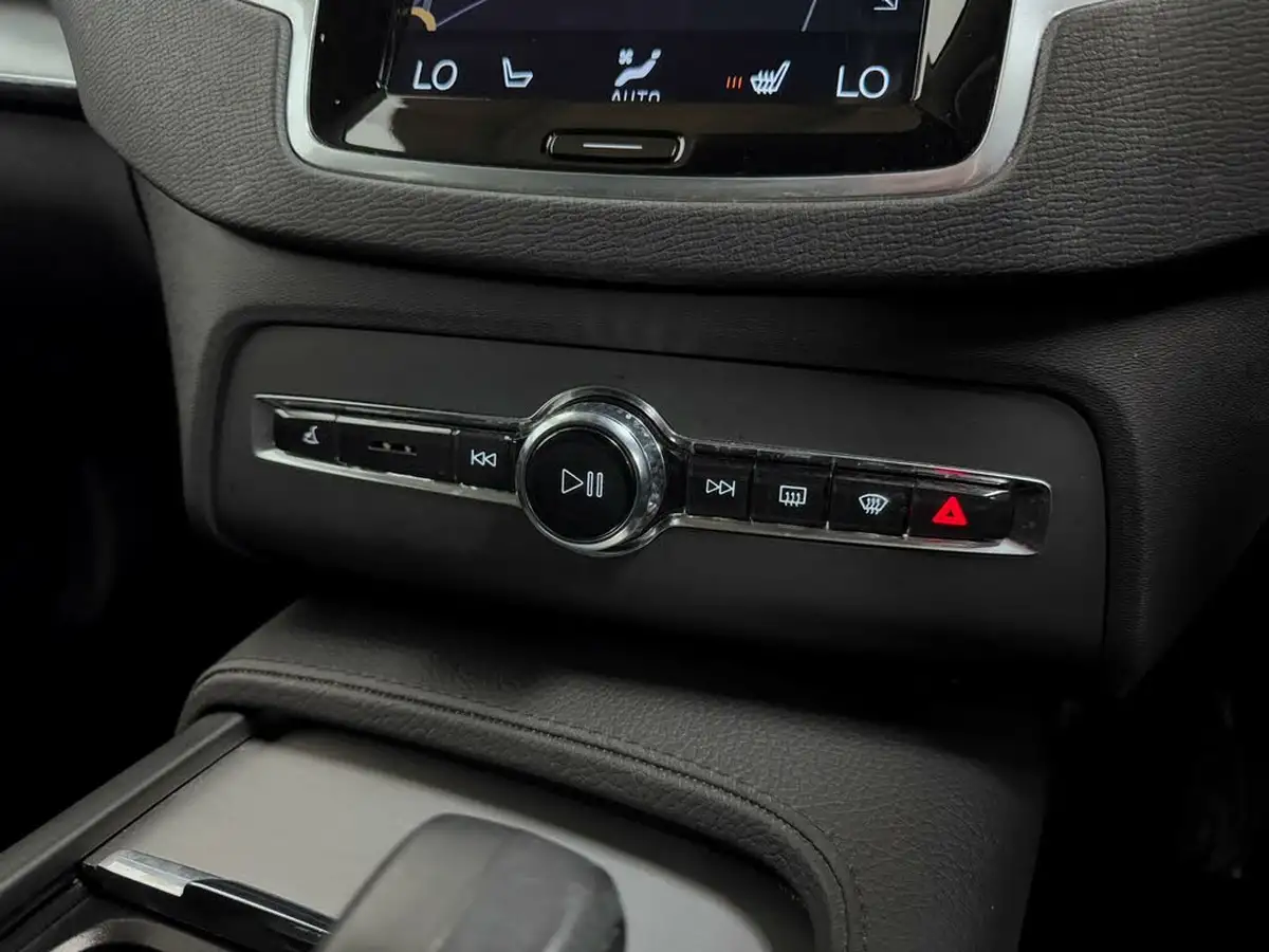 2021-volvo-xc90-20td-b5-momentum-big-30