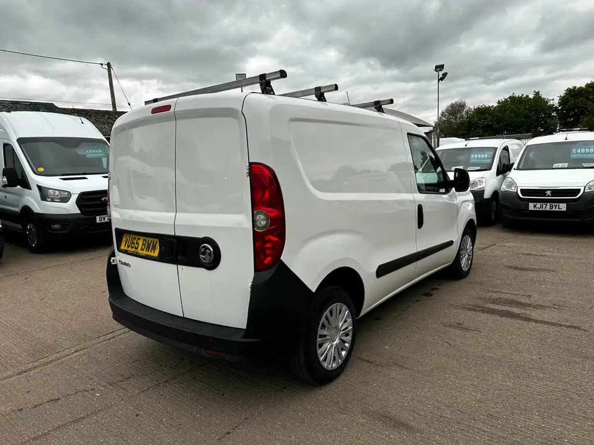 2015-vauxhall-combo-13td-2000-panel-big-7