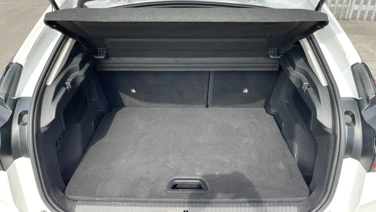 2022-citroen-c4-12-puretech-shine-130ps-big-14