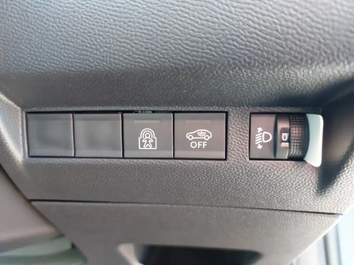 2024-peugeot-208-12-puretech-allure-big-11