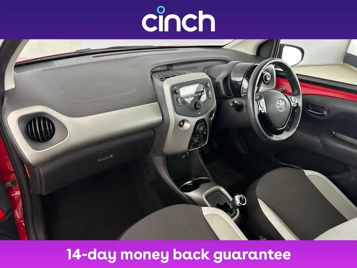 2018-toyota-aygo-10-vvt-i-x-play-71bhp-5d-x-shift-big-9