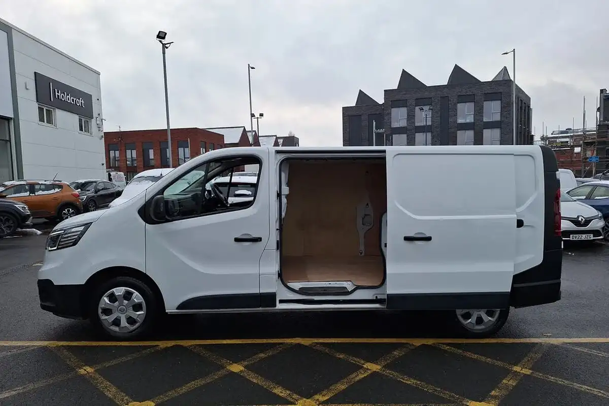 2023-renault-trafic-20dci-ll30-130-start-big-36