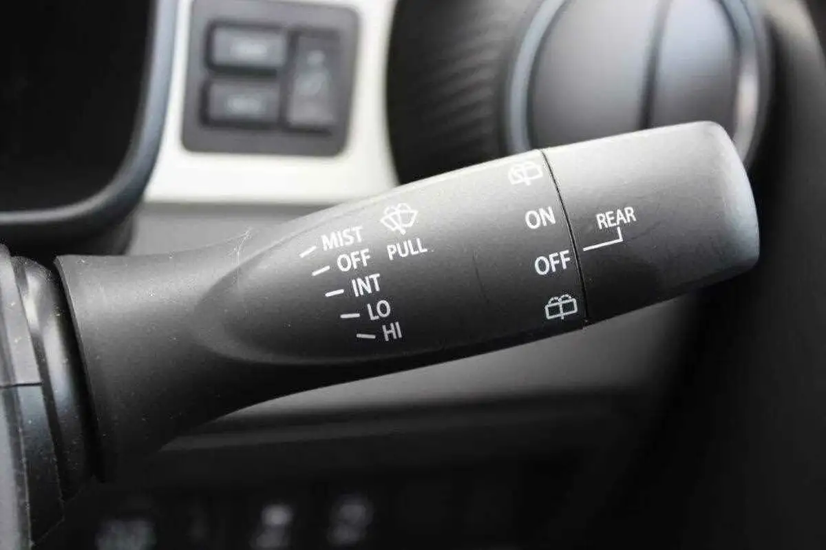 2021-suzuki-ignis-12-dualjet-sz5-big-28