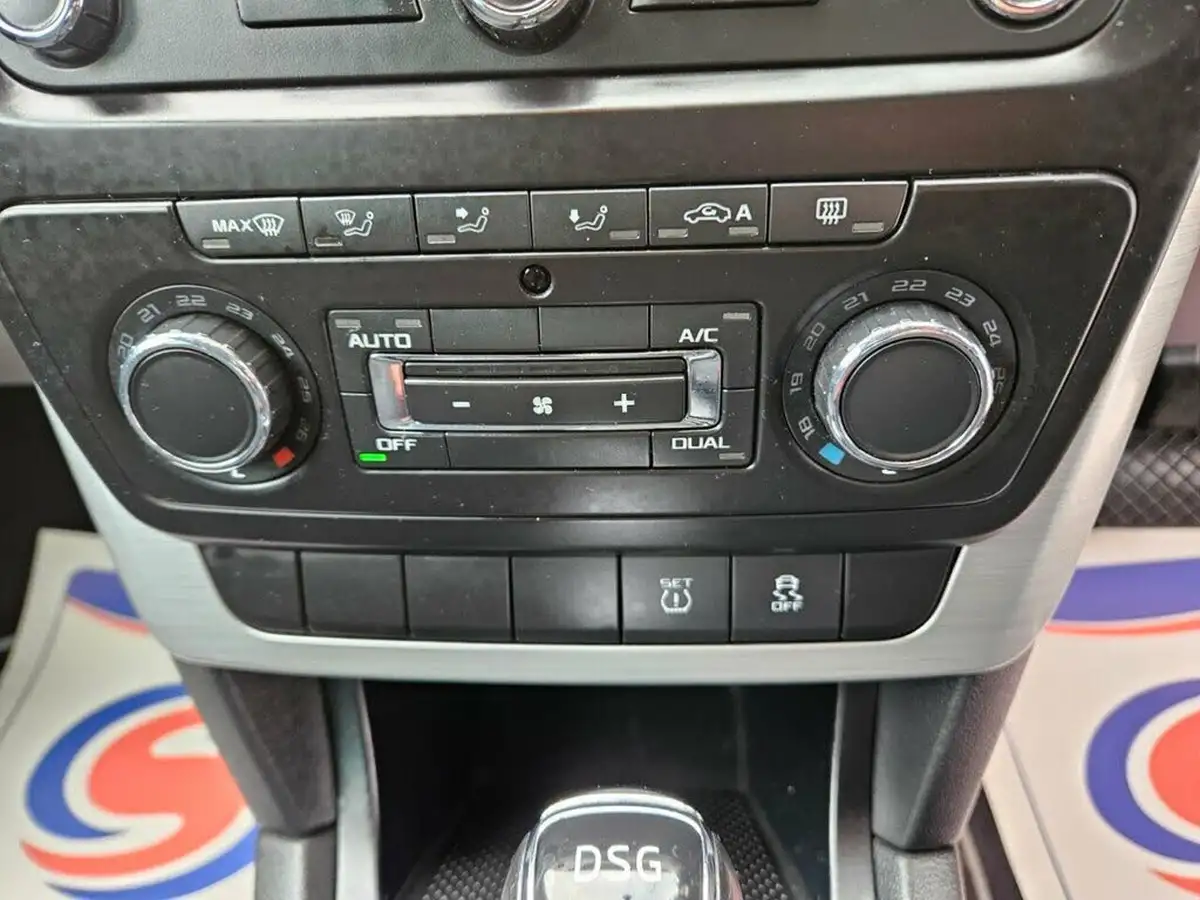 2015-skoda-yeti-20tdi-black-edition-dsg-big-19