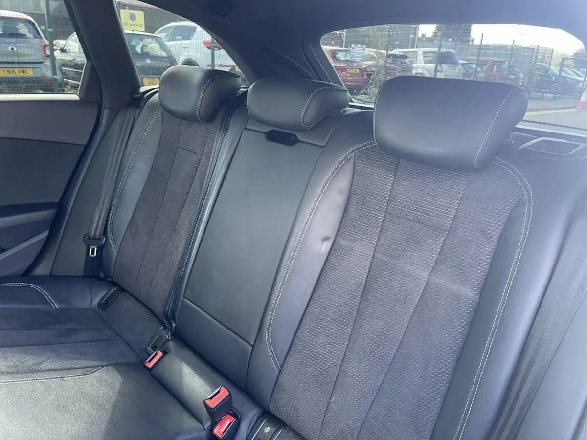 2017-audi-a4-avant-14-tfsi-s-line-big-9