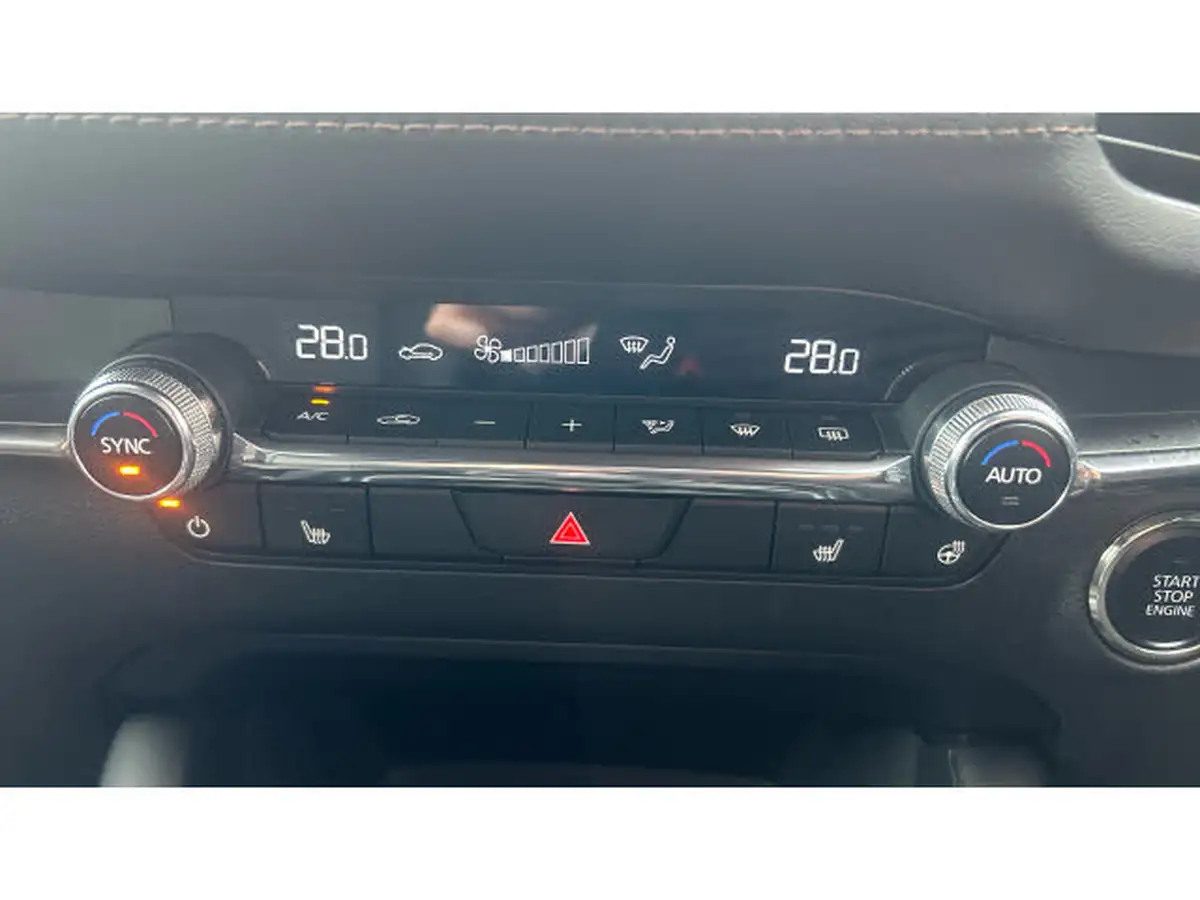 2025-mazda-mazda3-20-e-skyactiv-x-takumi-big-23