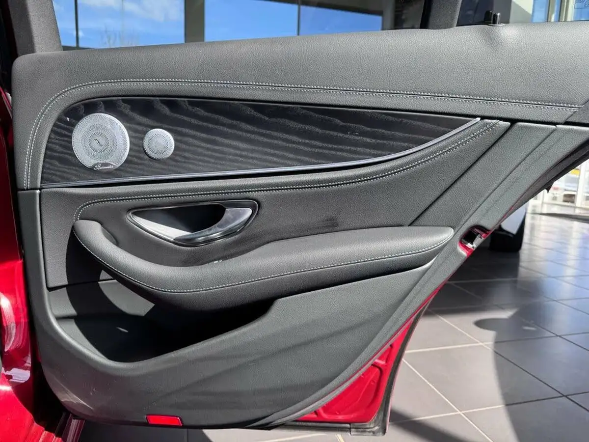 2020-mercedes-benz-e-class-20d-e300d-amg-line-edition-premium-plus-estate-5d-big-17