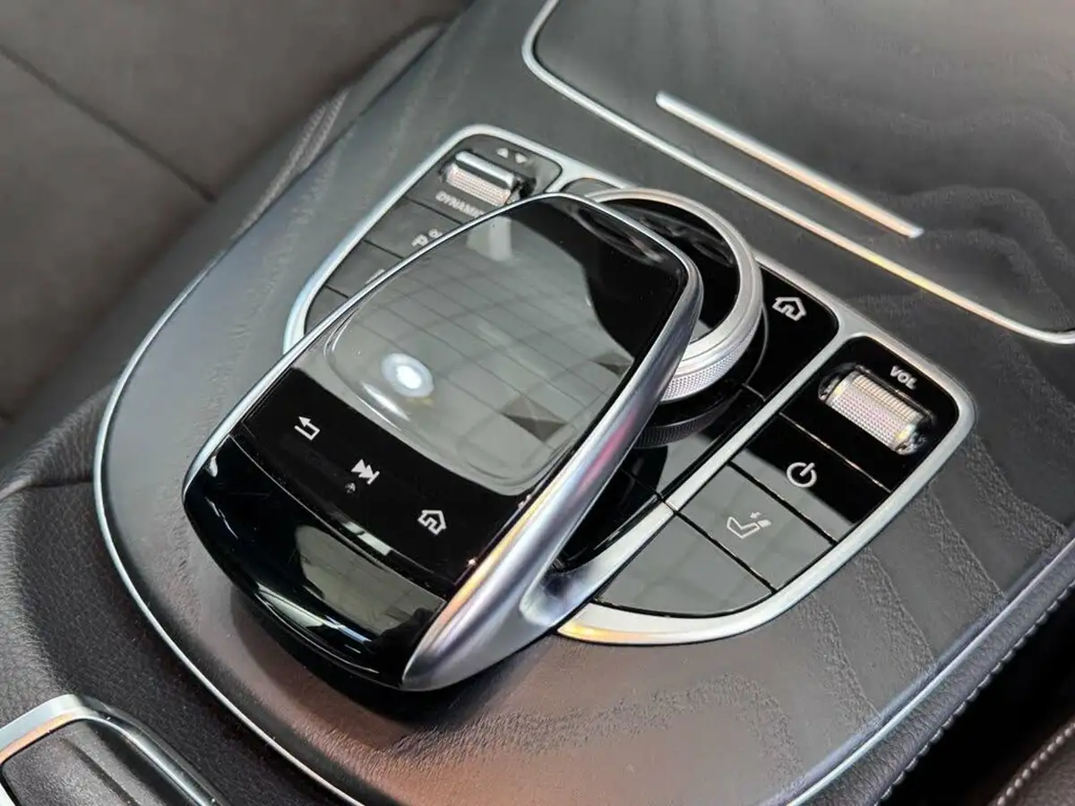 2020-mercedes-benz-e-class-20d-e300d-amg-line-edition-premium-plus-estate-5d-big-41