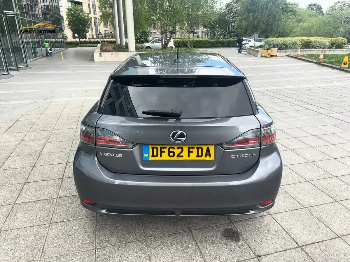2013-lexus-ct-200h-18-advance-big-4