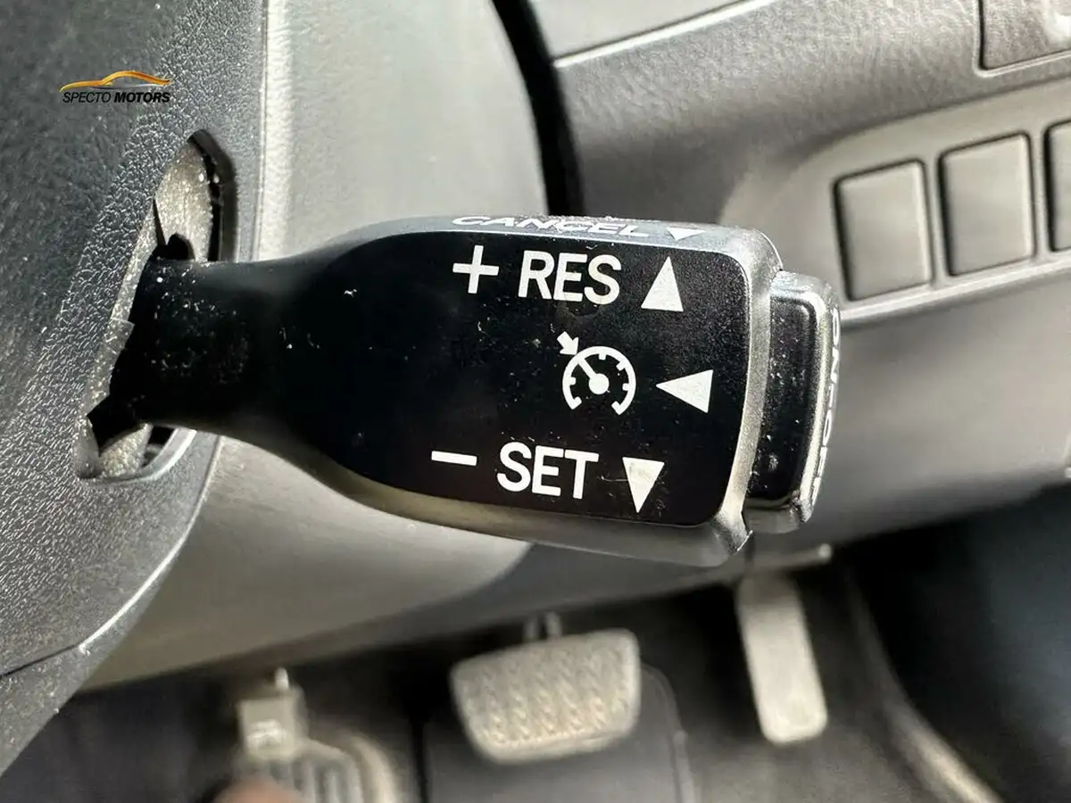 2013-lexus-ct-200h-18-advance-big-52