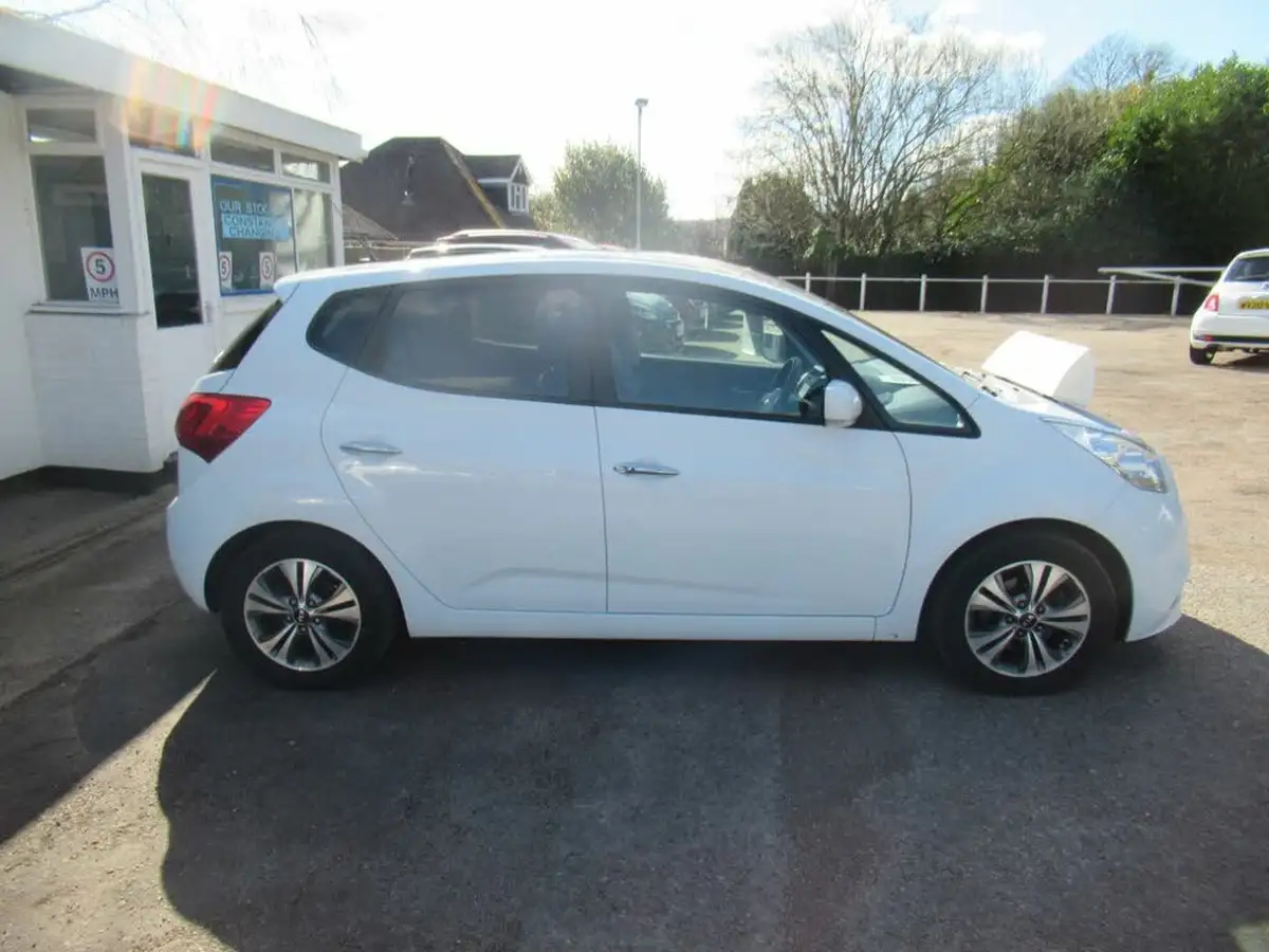 2019-kia-venga-16-4-auto-big-1