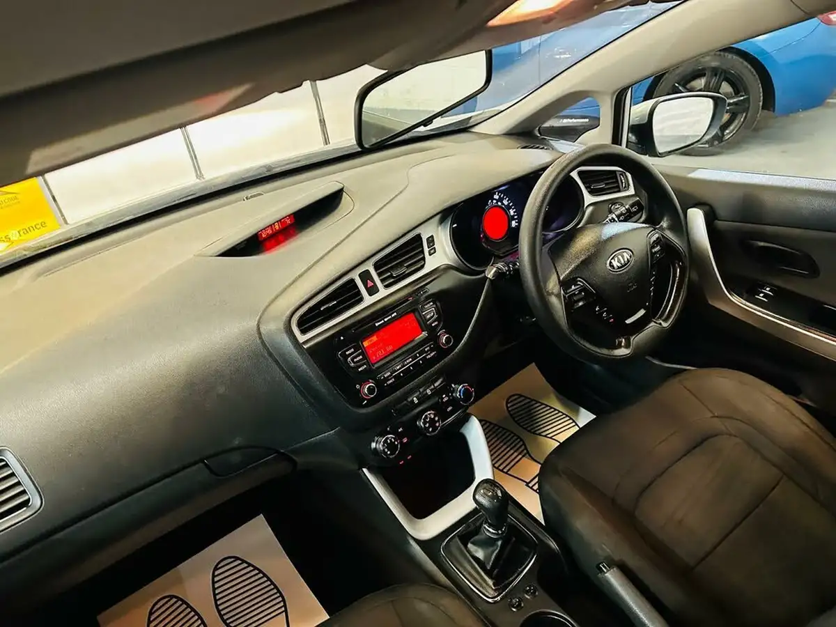 2012-kia-ceed-14-1-98bhp-big-29