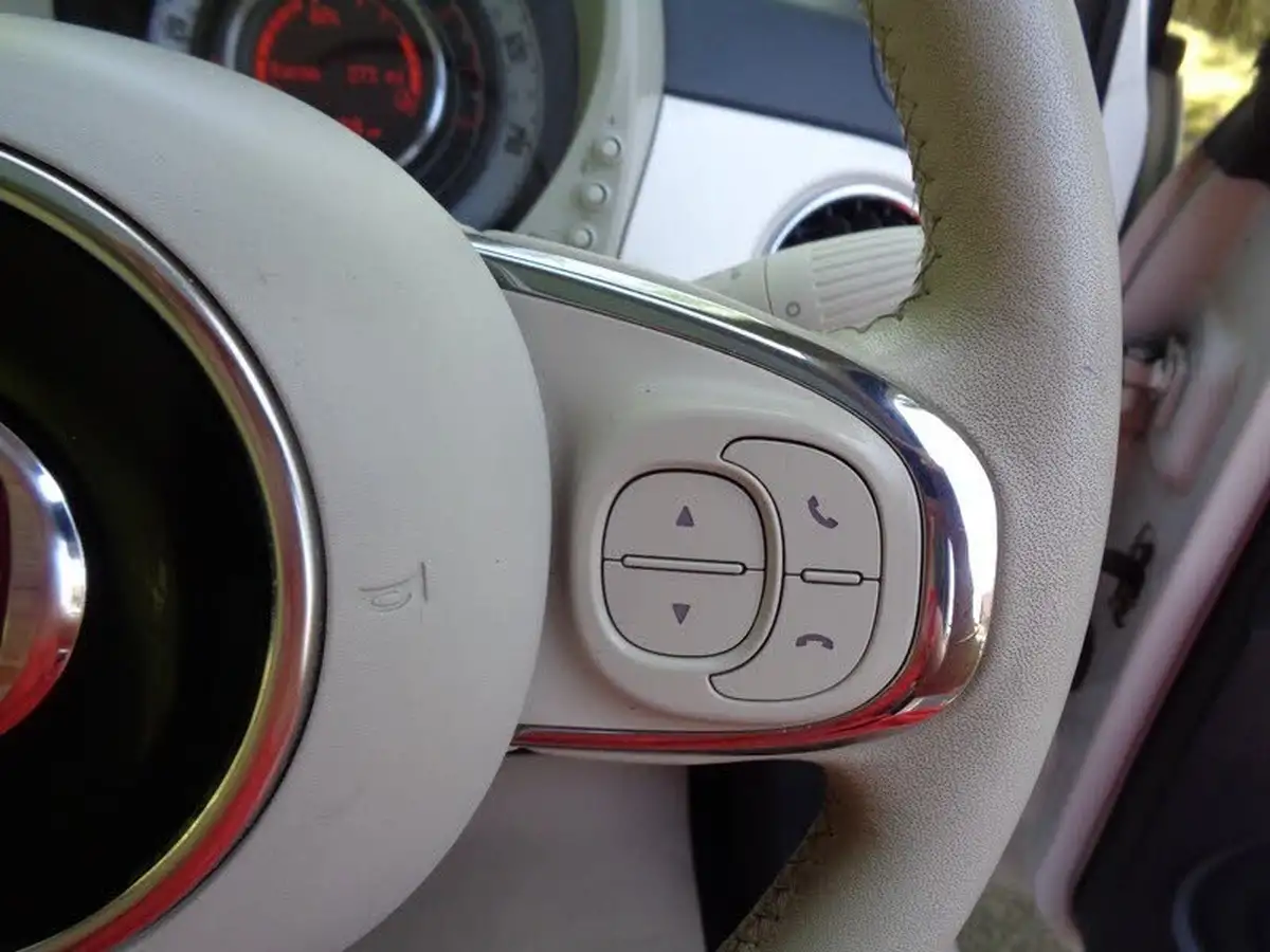 2017-fiat-500-12-lounge-big-15