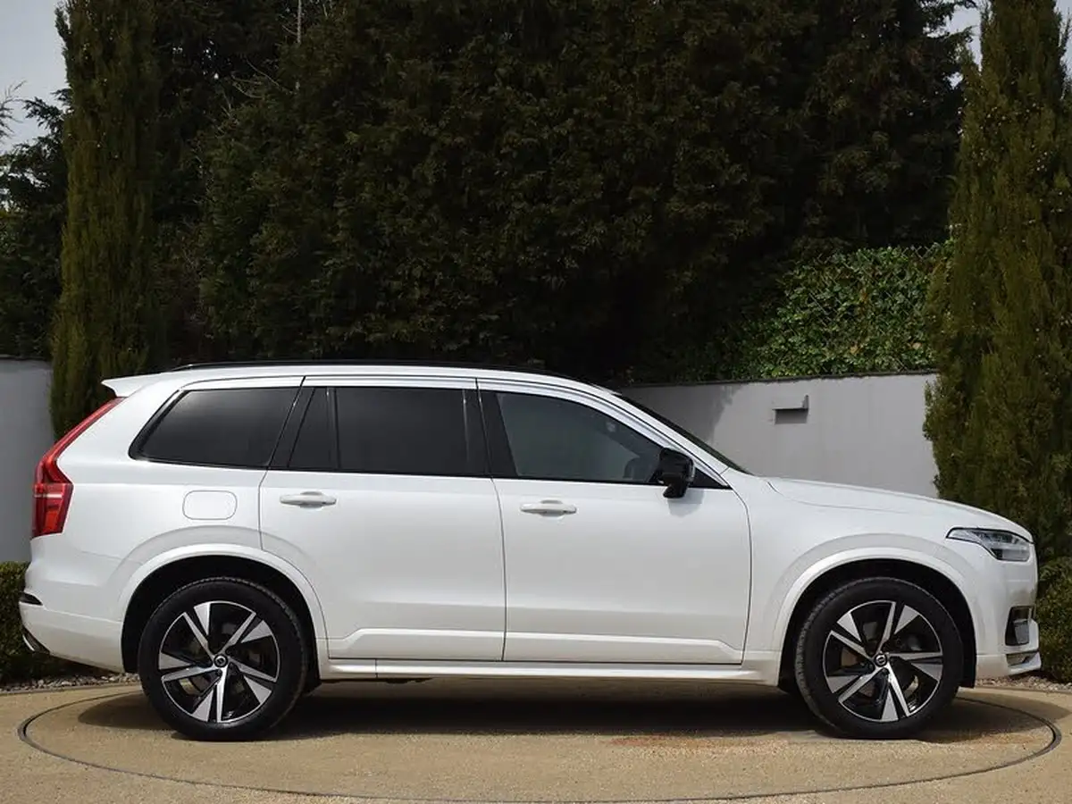 2022-volvo-xc90-20td-b5-r-design-big-3