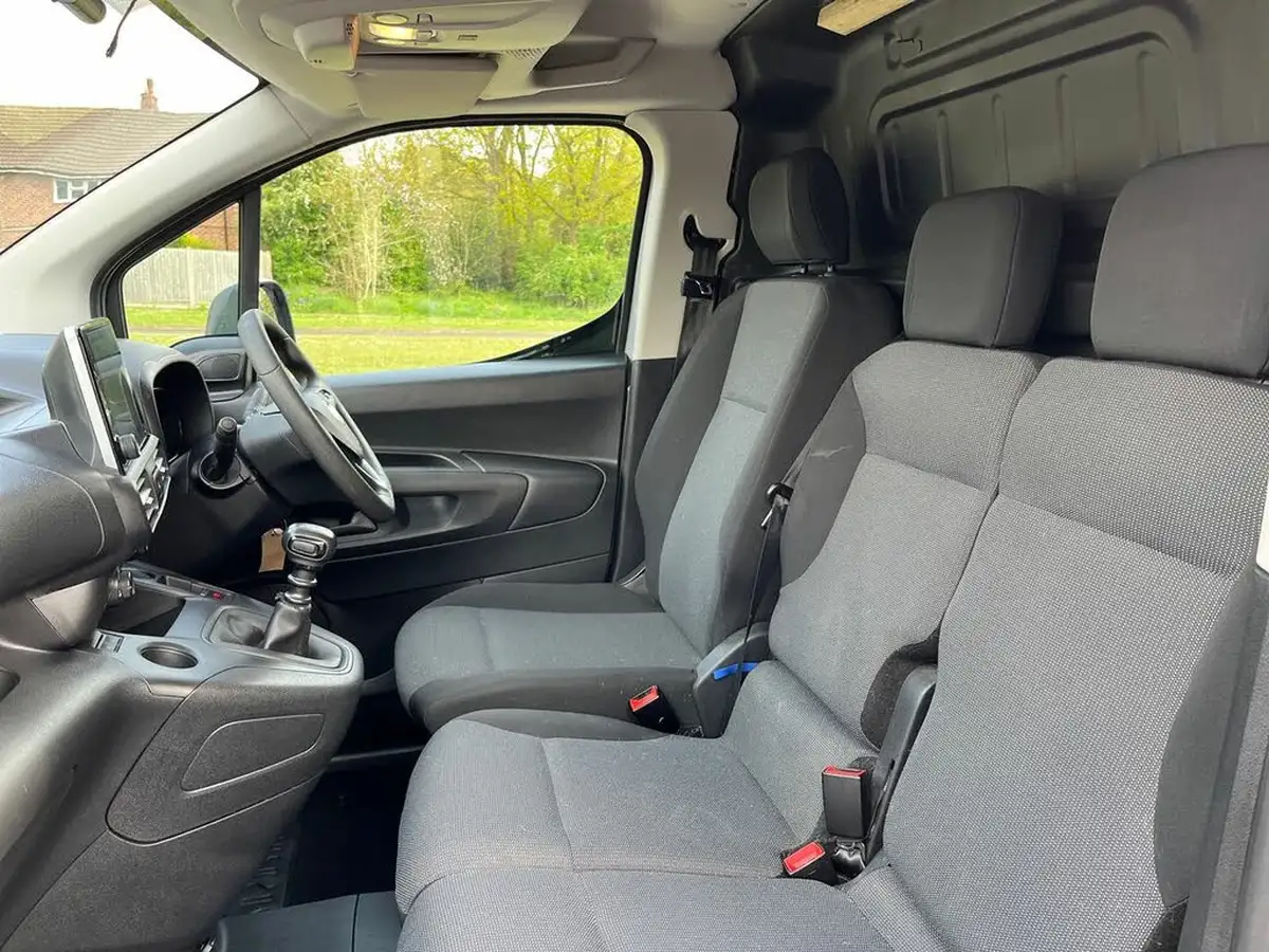 2022-vauxhall-combo-15cdti-sportive-2300-100pseu6d-l1h1-big-7
