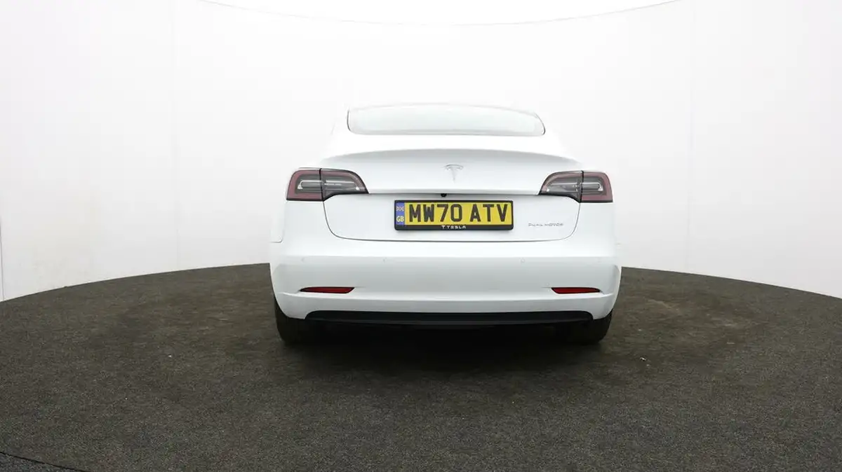 2020-tesla-model-3-e-long-range-big-47