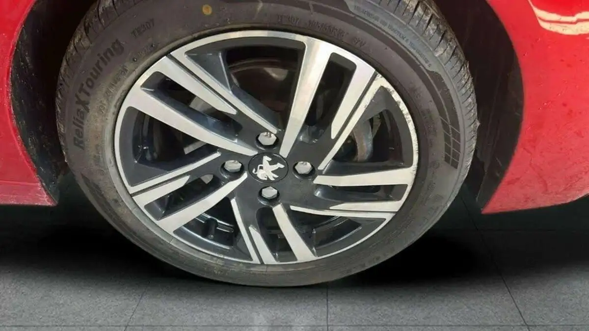 2020-peugeot-208-12-puretech-allure-100bhp-big-30