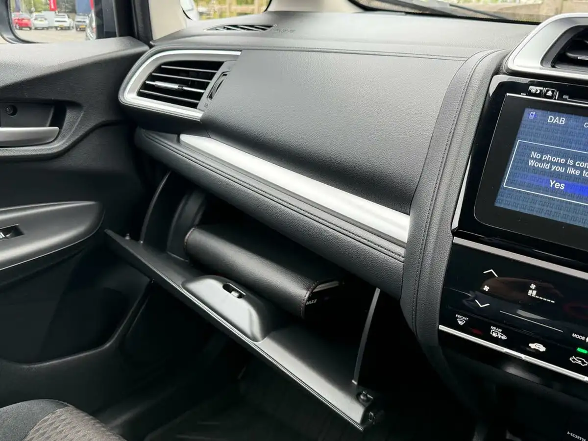 2019-honda-jazz-13-i-vtec-ex-navi-cvt-big-61