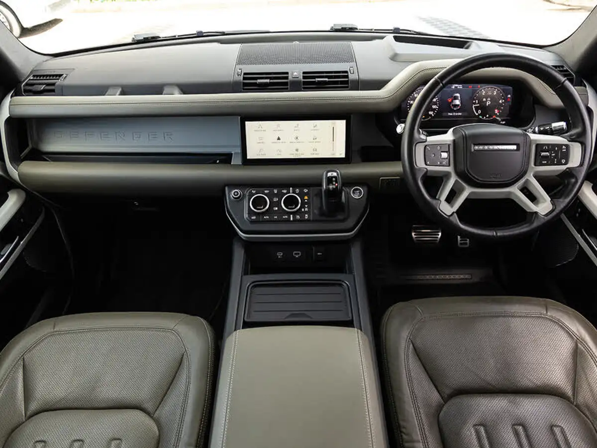 2020-land-rover-110-defender-20-d240-hse-110-big-2