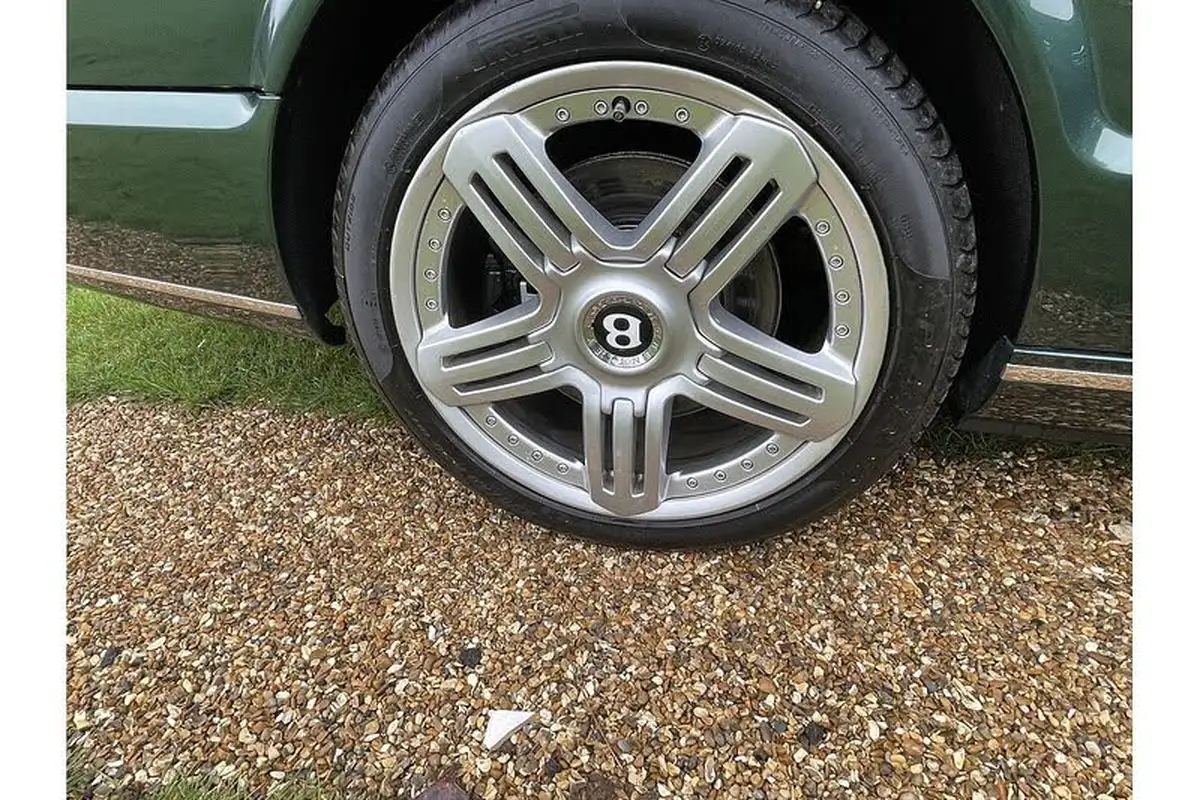 2008-bentley-brooklands-675-big-29