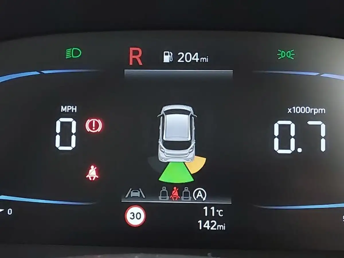 2025-hyundai-i10-12-advance-79ps-auto-big-12