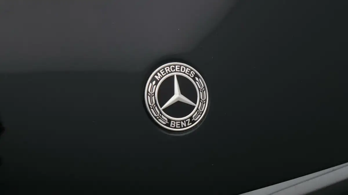 2021-mercedes-benz-cla-13-cla-180-amg-line-premium-plus-coupe-4d-big-24