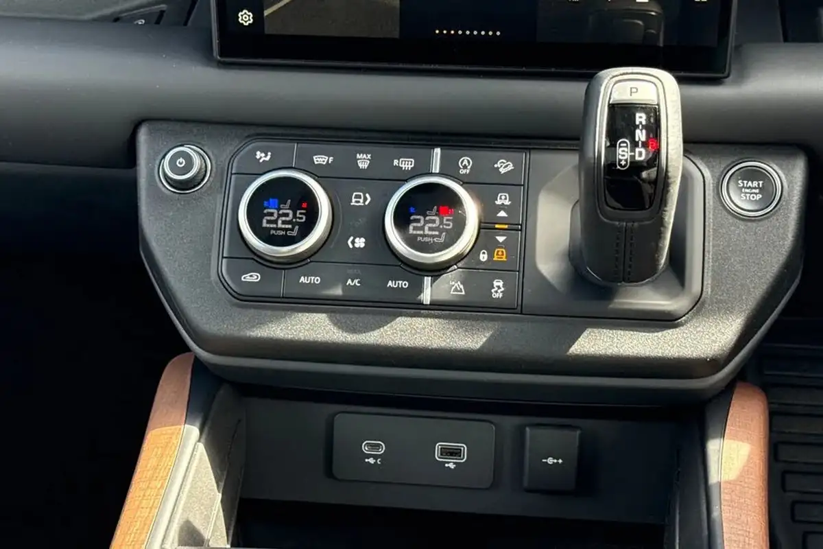 2023-land-rover-90-defender-30-d300-x-big-13