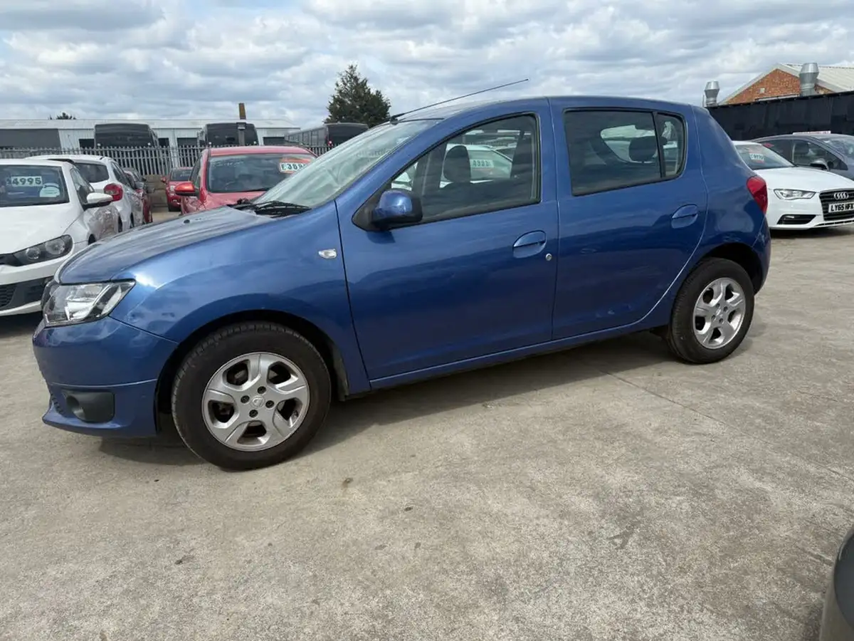 2015-dacia-sandero-09-laureate-big-3
