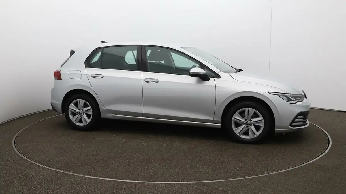 2022-volkswagen-golf-10-tsi-life-hatchback-big-45