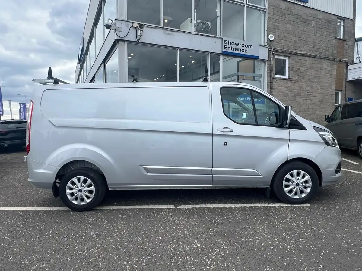 2022-ford-transit-custom-big-5
