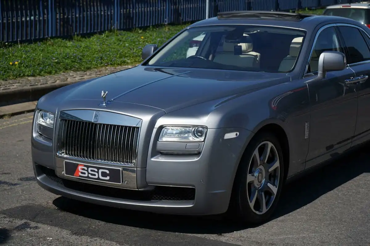 2011-rolls-royce-ghost-66-big-33