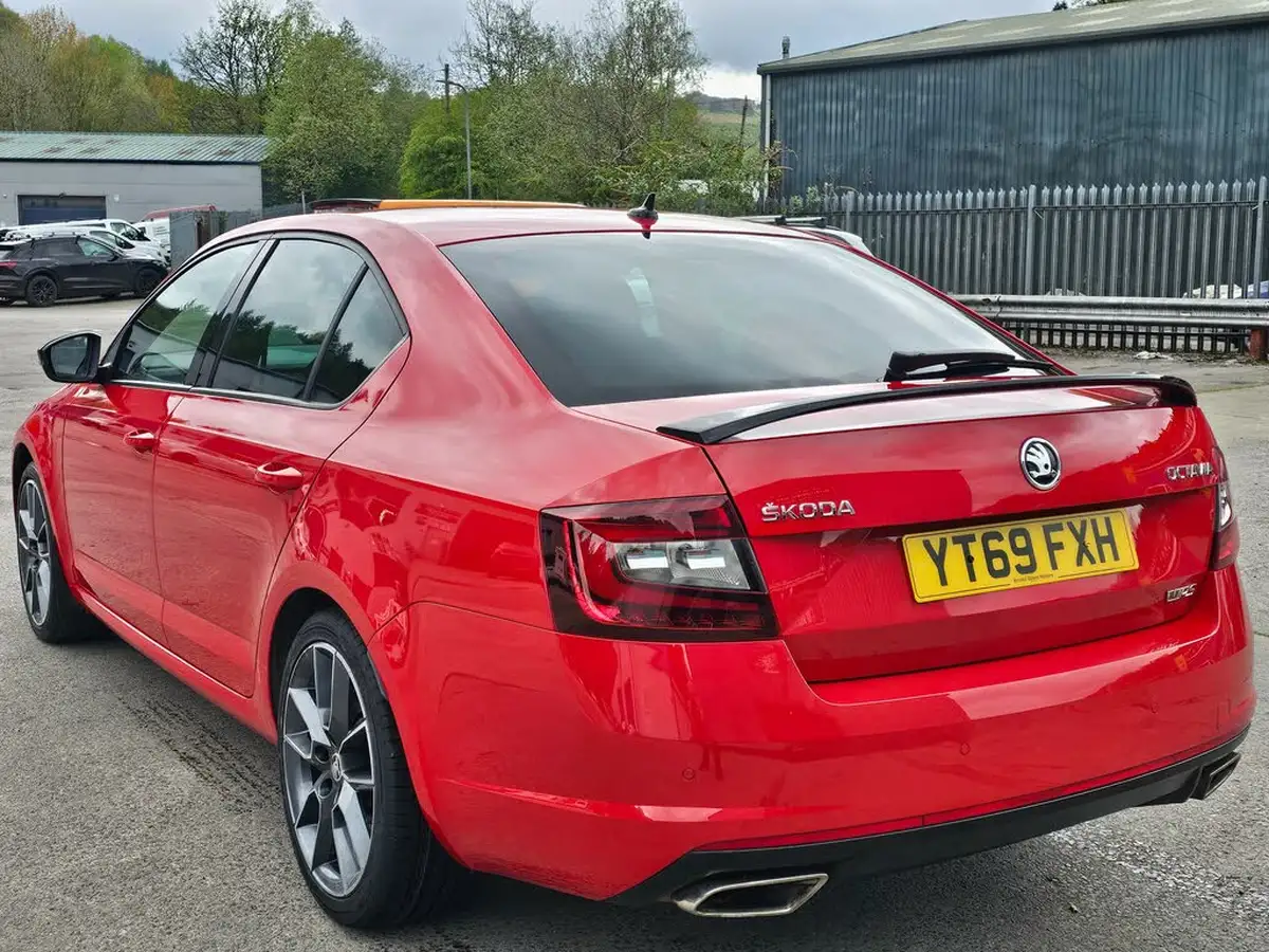 2019-skoda-octavia-20-tsi-vrs-hatchback-dsg-big-6