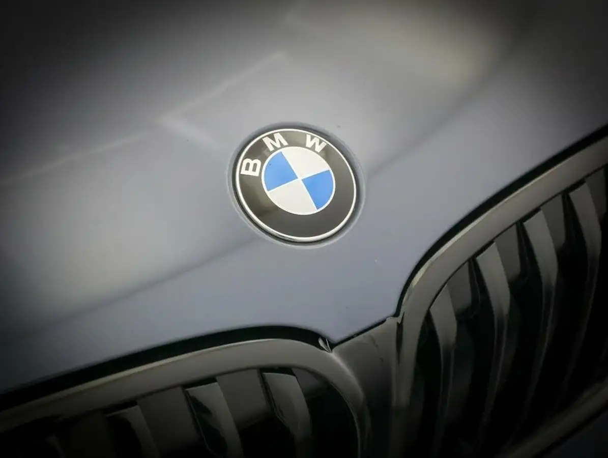 2022-bmw-x1-20-sdrive20i-xline-big-10