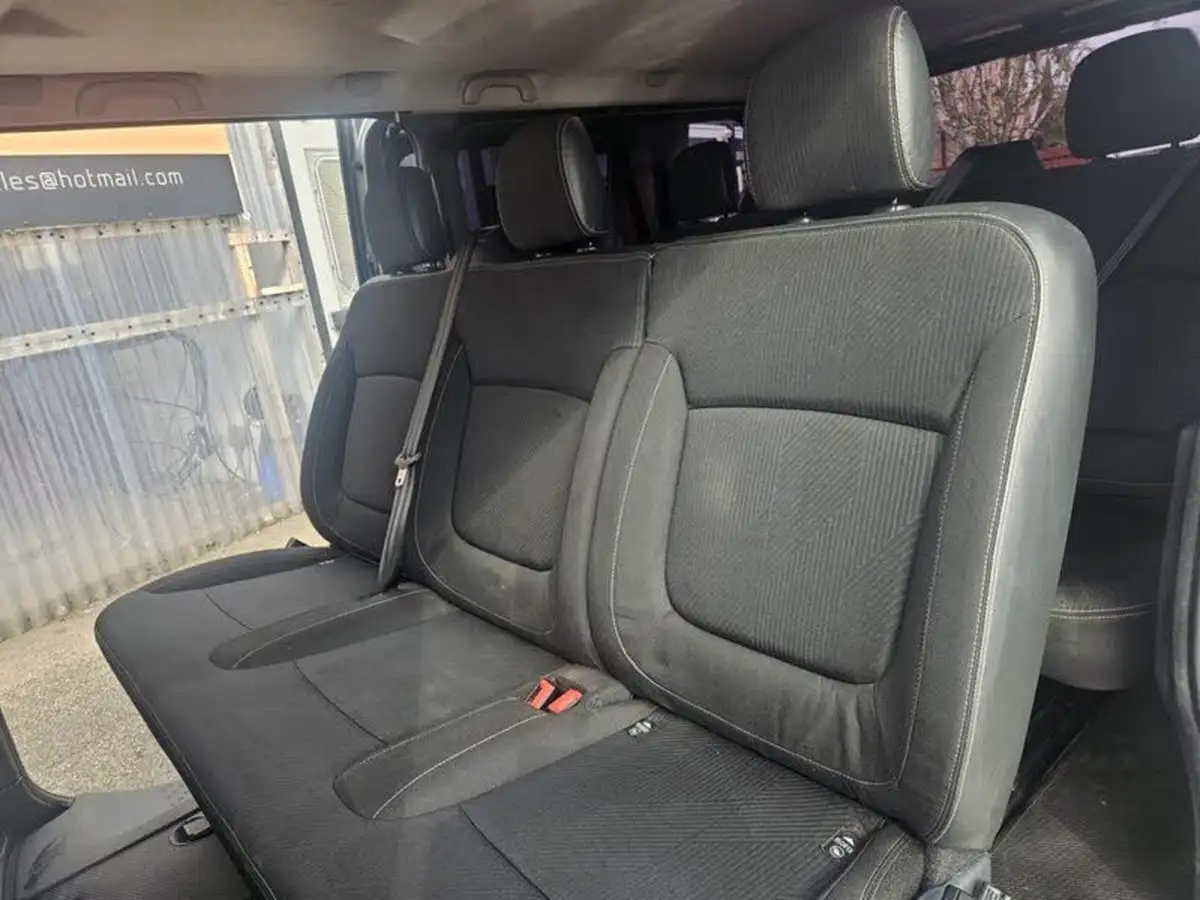 2018-renault-trafic-16dci-ll29-125-sport-nav-energy-125eu6-minibus-9-seats-big-17